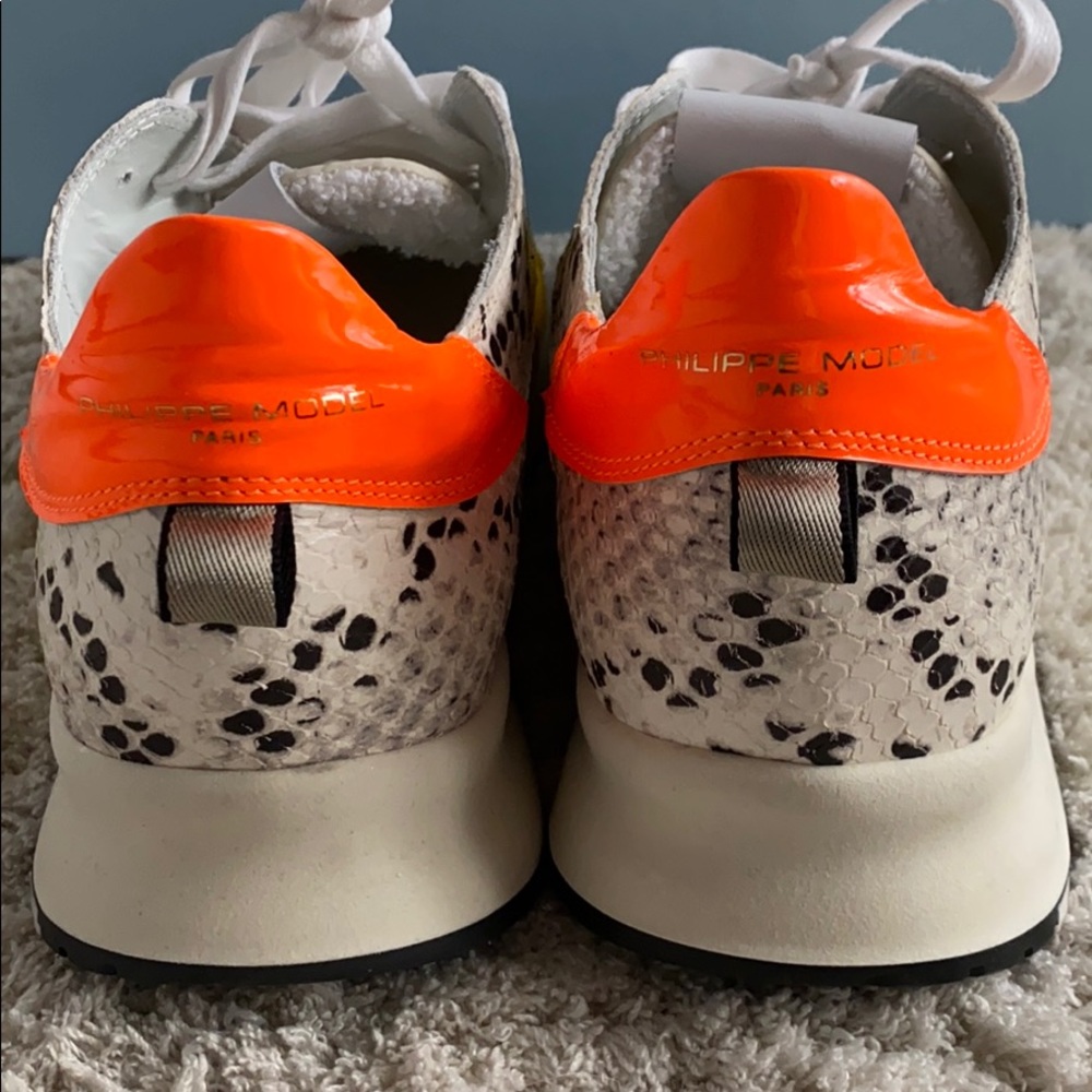 Shoes - Picture 2 of 3